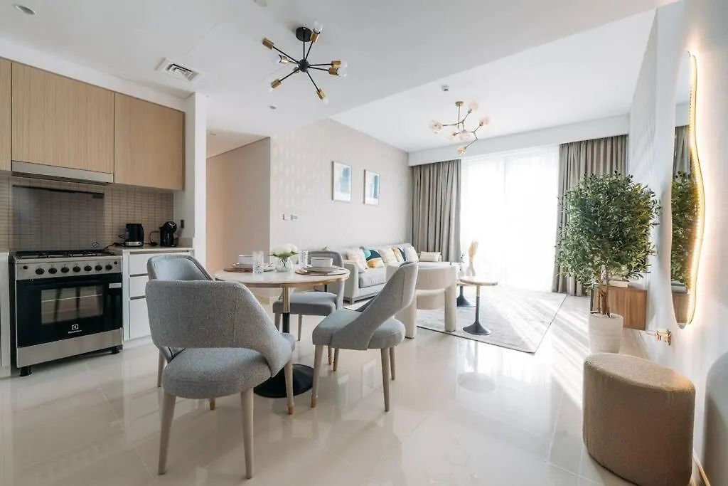 Modern & Chic 2Bedroom With Balcony Dubai Creek