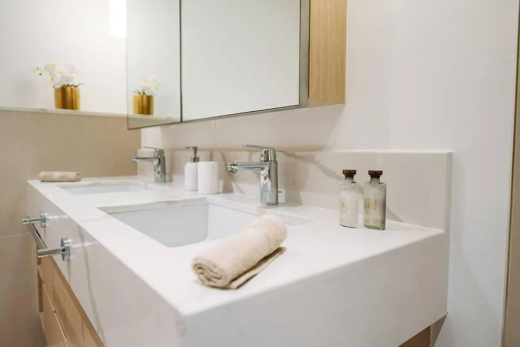 Modern & Chic 2Bedroom With Balcony Dubai Creek
