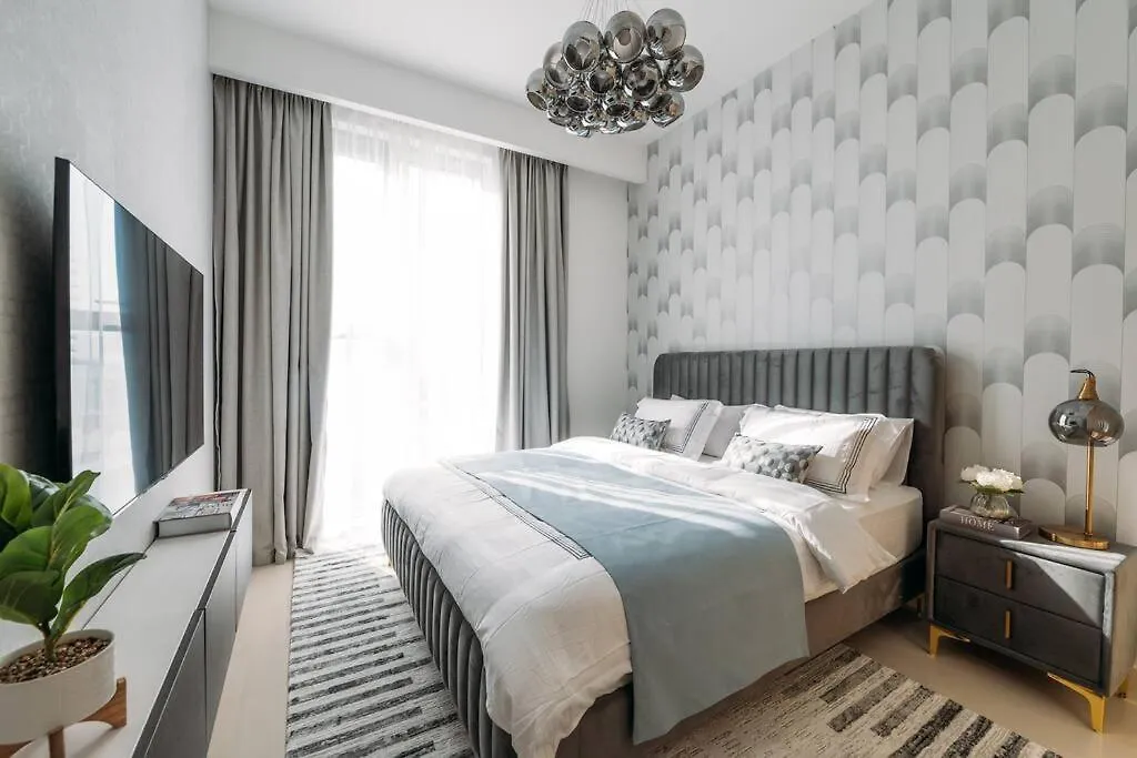 Modern & Chic 2Bedroom With Balcony Dubai Creek Appartement