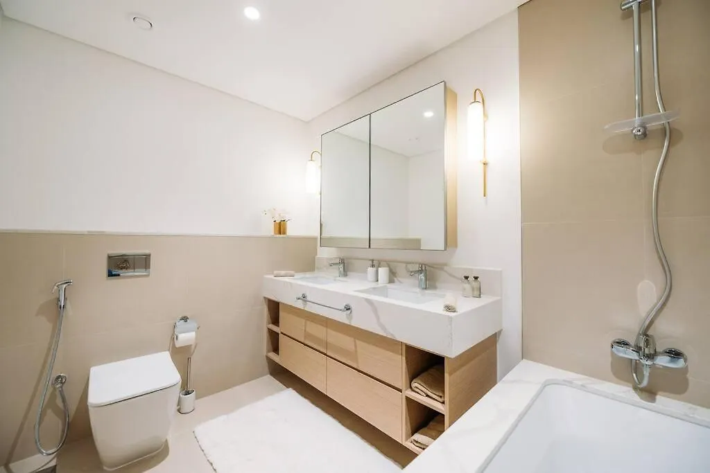 Modern & Chic 2Bedroom With Balcony Dubai Creek
